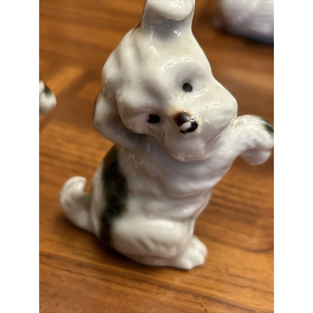 vintage small porcelain‎ figurine made in japan Schnauzer Begging Dog